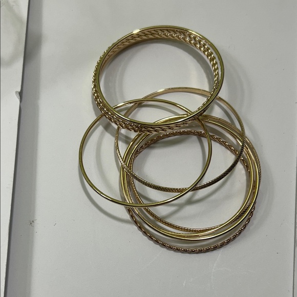 Chic Gold Bangle Bracelet Set - Picture 12 of 16